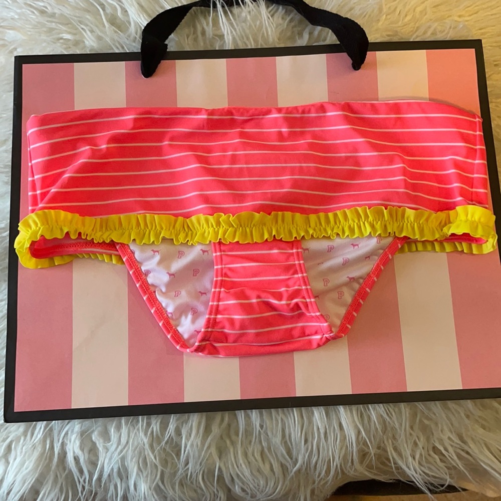 Victoria’s Secret bikini bottom - Picture 1 of 5